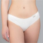 Ženske hlačke s čipko ZALA iz eko bombaža